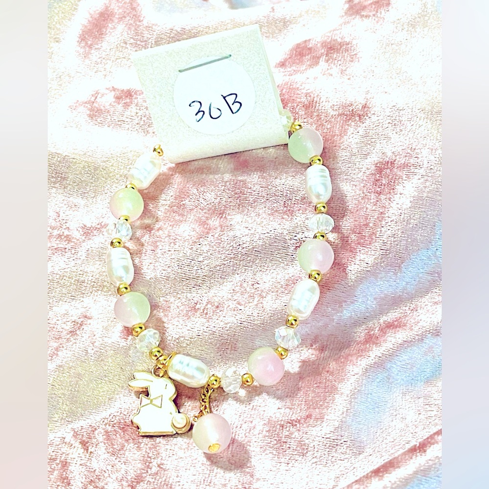 #30B Beaded Charm Bracelet.